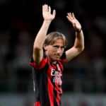 -pecel lele + nasi -tempe 1 -sate usus 3 - extra nasi 1