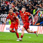 -pecel lele + nasi -tempe 1 -sate usus 3 - extra nasi 1