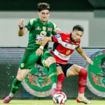 -pecel lele + nasi -tempe 1 -sate usus 3 - extra nasi 1